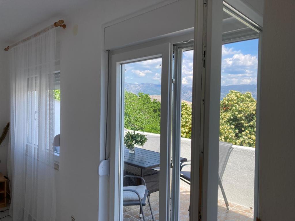 Apartmani Fijan Паг Екстериор снимка